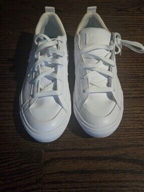 Kids White Low-Top Sneakers with Cushioned Comfort